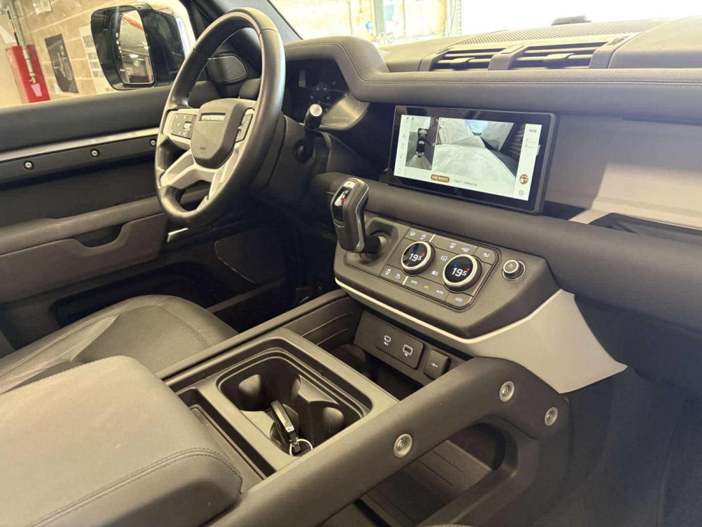 Land Rover Defender 90 S 3.0 D200 - 2023 - Joinsteer - #25