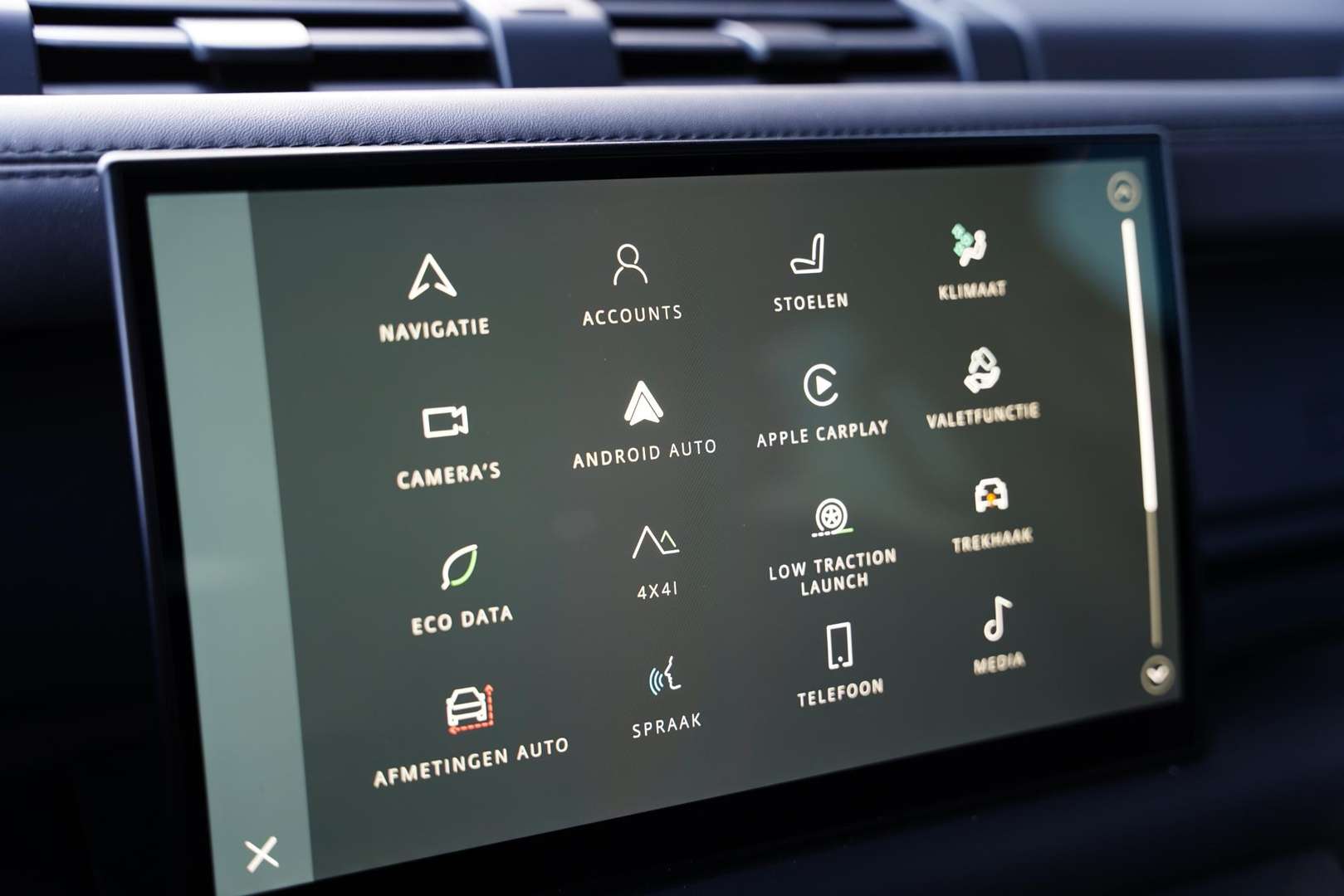 Land Rover Defender 110 Black Edition / Panoramadak / Meridia P 525 V8 - 2022 - Joinsteer - #12