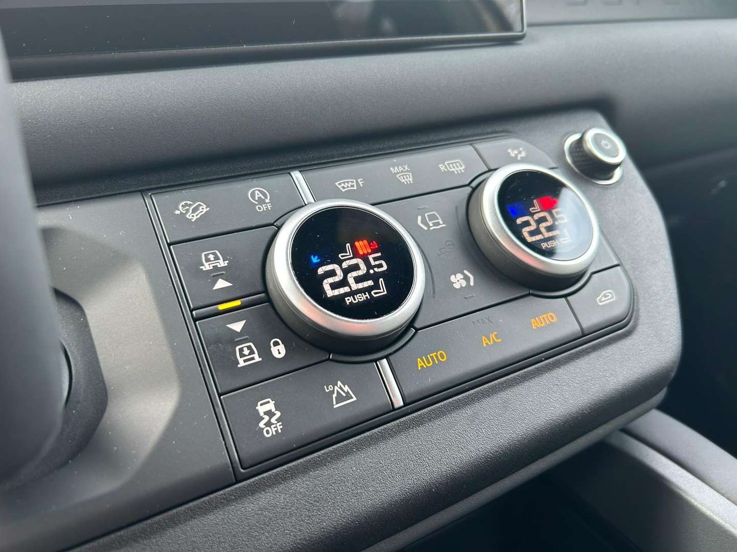 Land Rover Defender 110 X-Dynamic SE D250 - 2024 - Joinsteer - #12