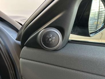 Land Rover Range Rover Evoque 1.5 P300e AWD R-Dynamic S — photo 12