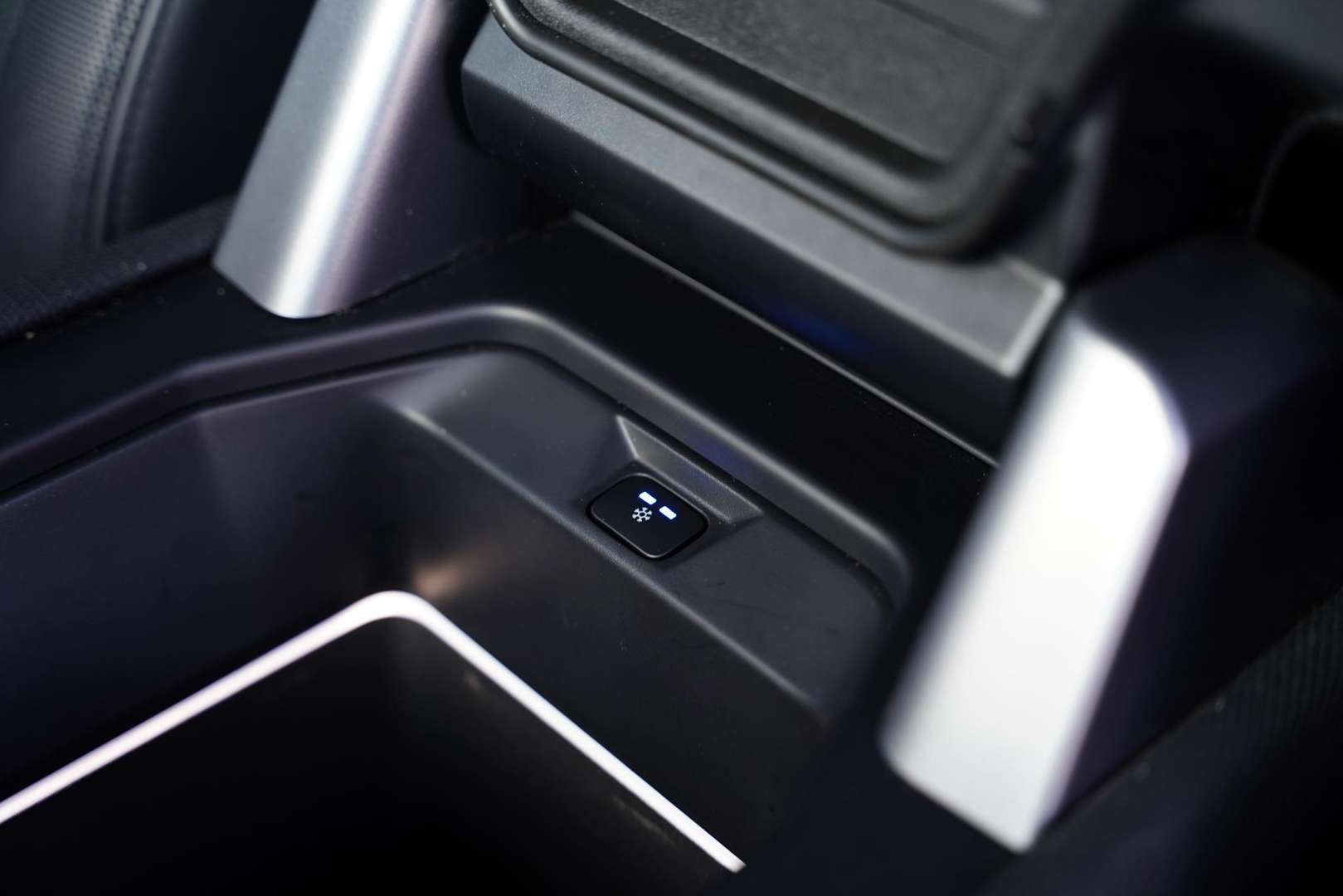 Land Rover Defender 110 Black Edition / Panoramadak / Meridia P 525 V8 - 2022 - Joinsteer - #26