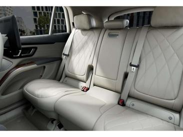 Mercedes EQS — photo 9