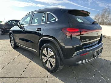 Mercedes EQA 300 Progressive — photo 6