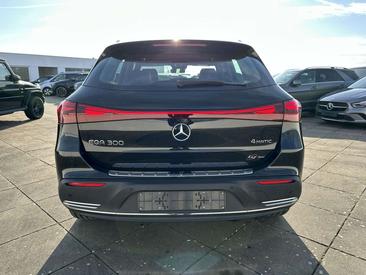 Mercedes EQA 300 Progressive — photo 8