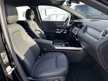 Mercedes EQA 300 Progressive — photo 9