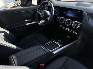 Mercedes EQA 300 Progressive — photo 14