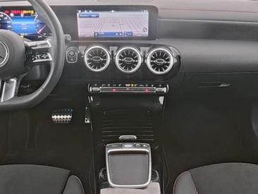 Mercedes CLA Shooting Break 200 Premium — photo 7