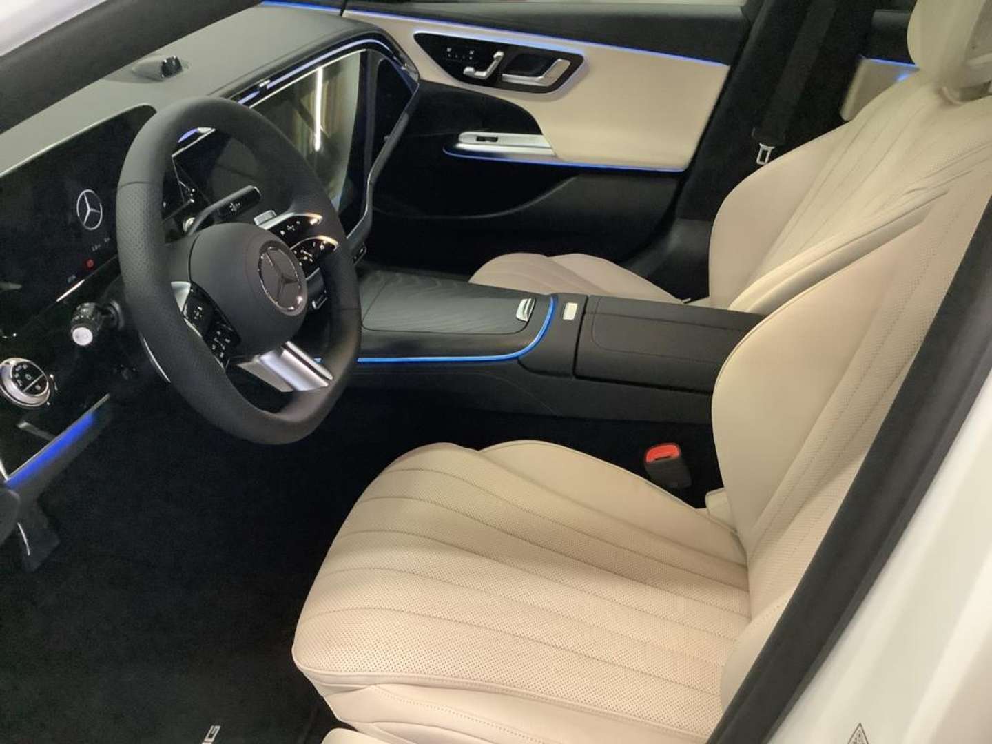 Mercedes Classe E 200 Night Edition - 2025 - Joinsteer - #11