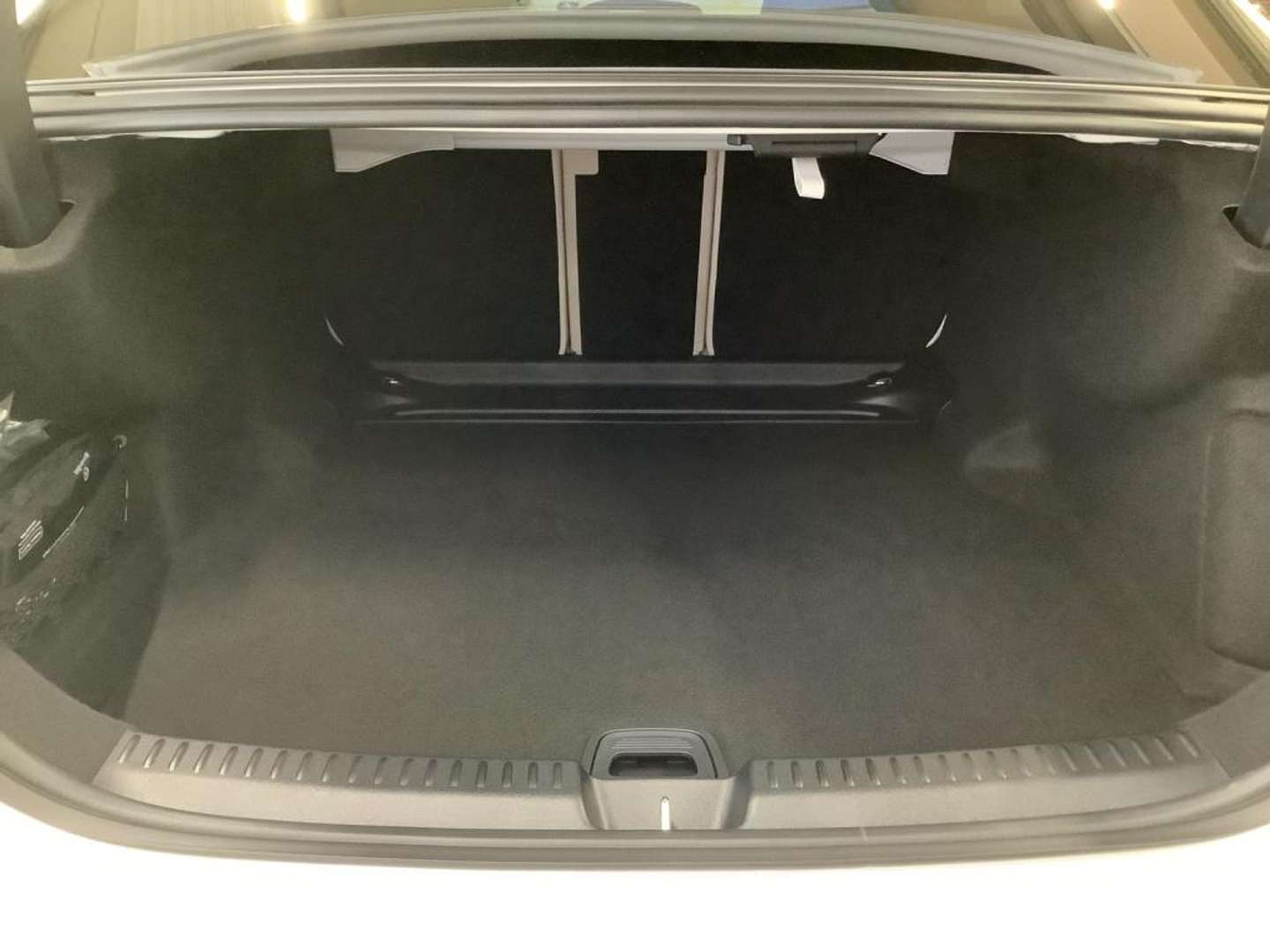 Mercedes Classe E 200 Night Edition - 2025 - Joinsteer - #16