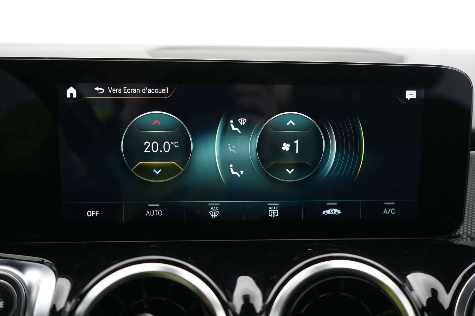 Mercedes GLB 180 Business - 2023 - Joinsteer - #22