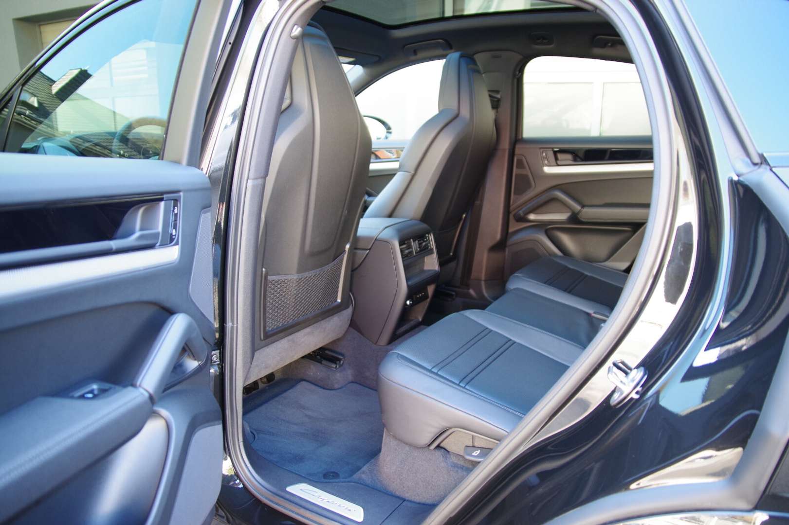 Porsche Cayenne Coupé E-Hybrid - 2025 - Joinsteer - #6