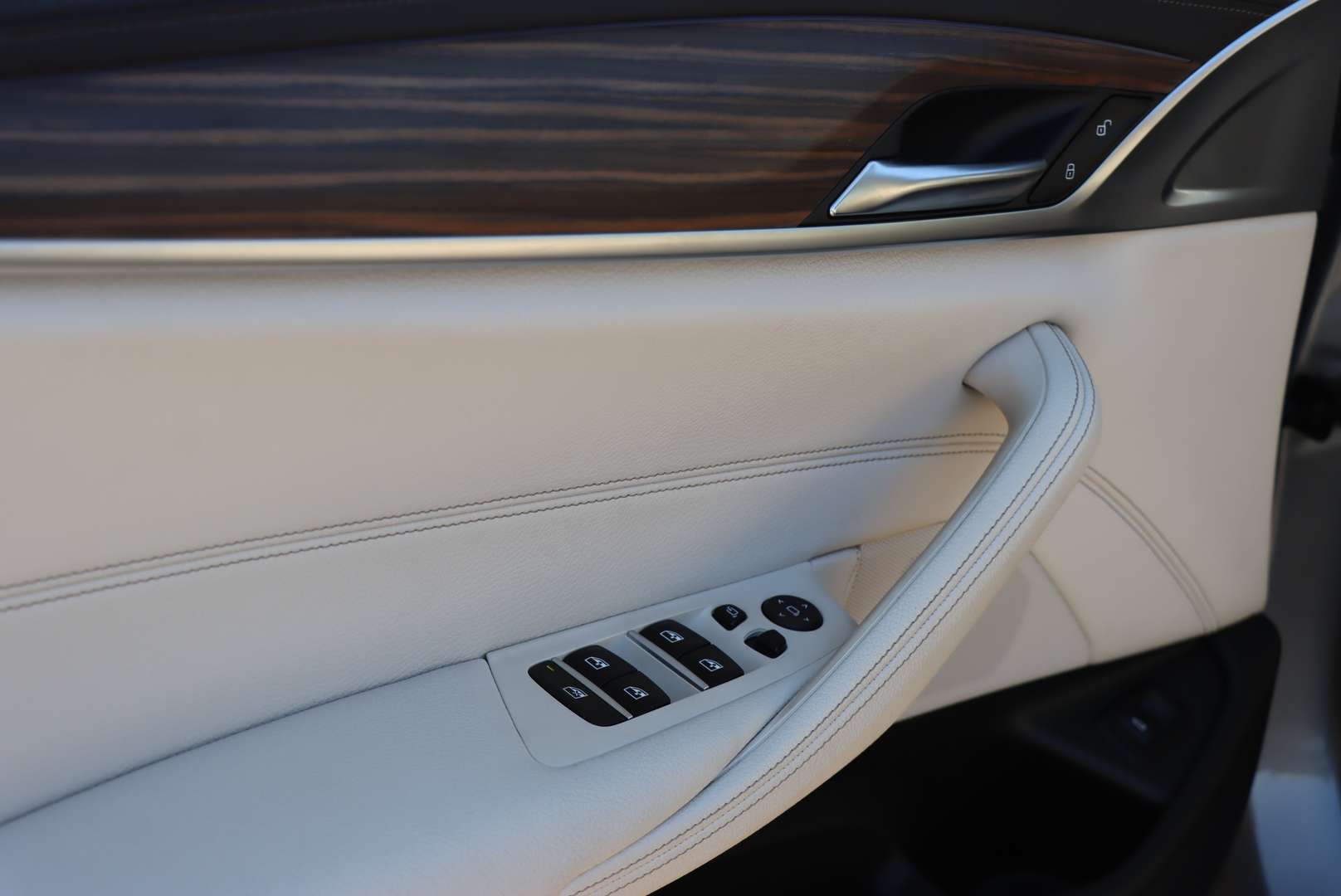 BMW Série 5 Touring Luxury 518d - 2022 - Joinsteer - #13