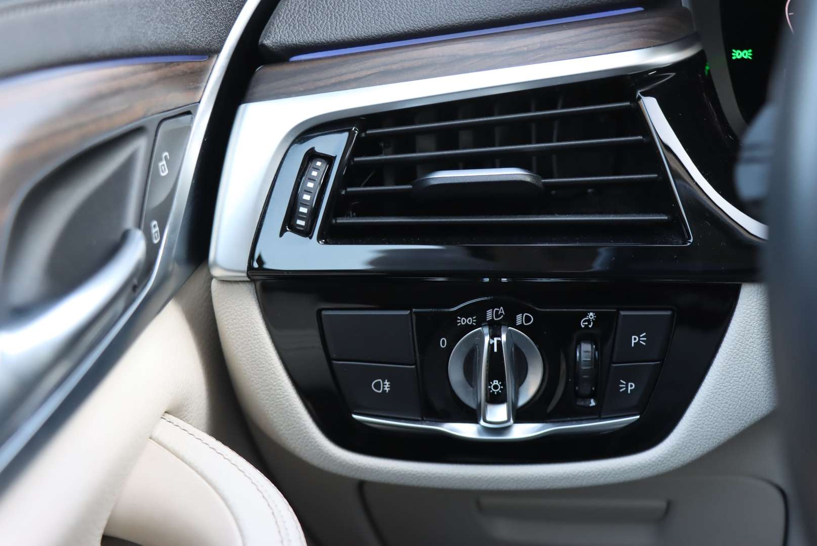 BMW Série 5 Touring Luxury 518d - 2022 - Joinsteer - #26