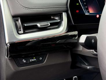 BMW IX1 EDrive20 — photo 11