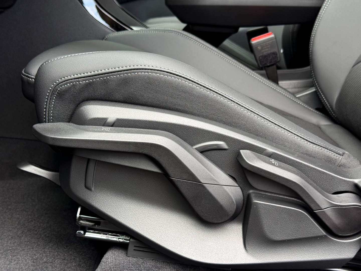 BMW IX1 EDrive20 - 2025 - Joinsteer - #15