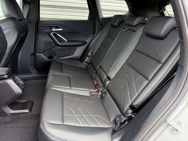 BMW IX1 EDrive20 — photo 17