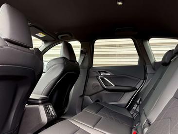 BMW IX1 EDrive20 — photo 18