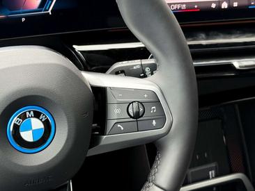 BMW IX1 EDrive20 — photo 25