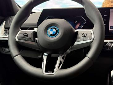 BMW IX1 EDrive20 — photo 26