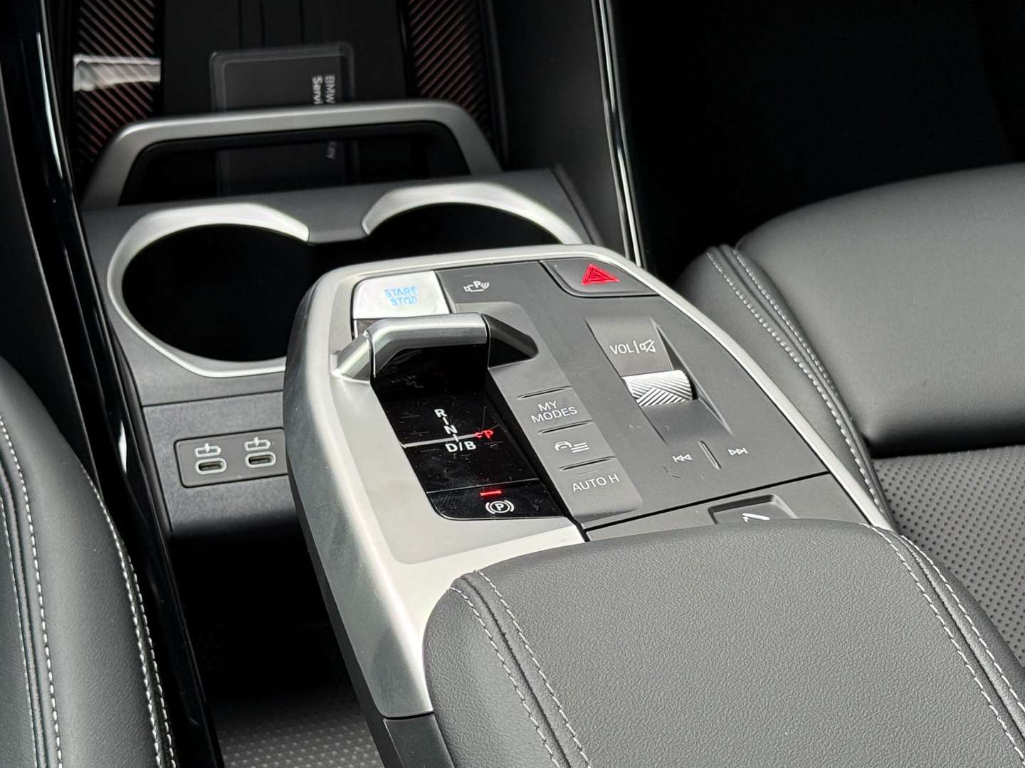 BMW IX1 EDrive20 - 2025 - Joinsteer - #27