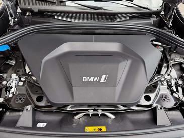 BMW IX1 EDrive20 — photo 30