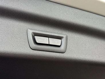 BMW IX1 EDrive20 — photo 33