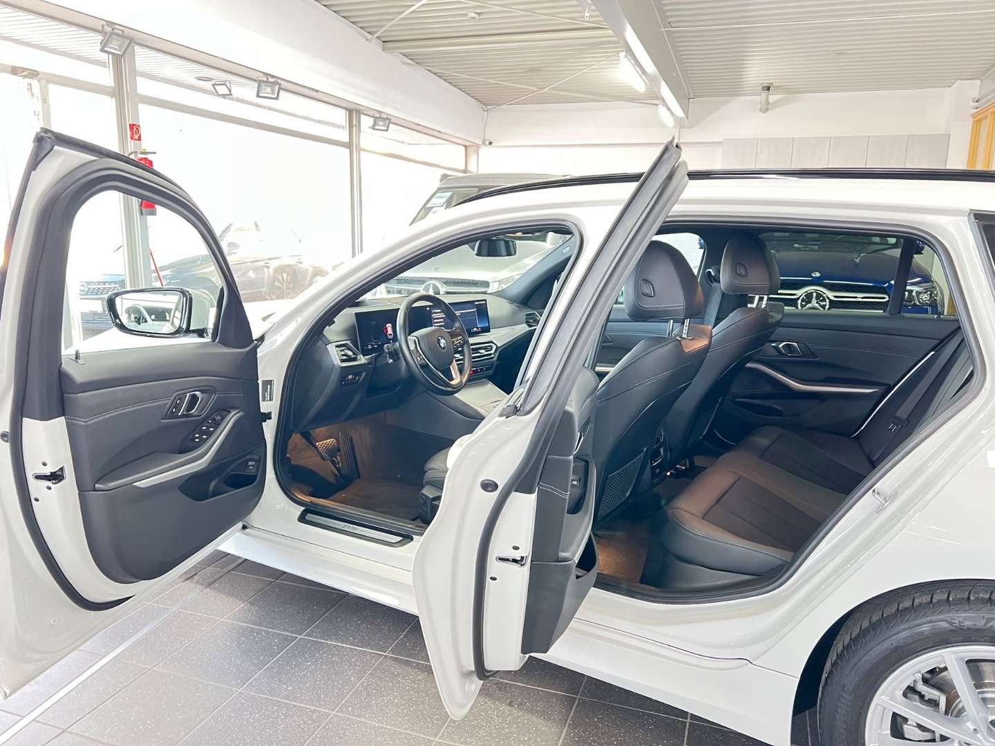BMW Série 3 Touring 318d - 2023 - Joinsteer - #18