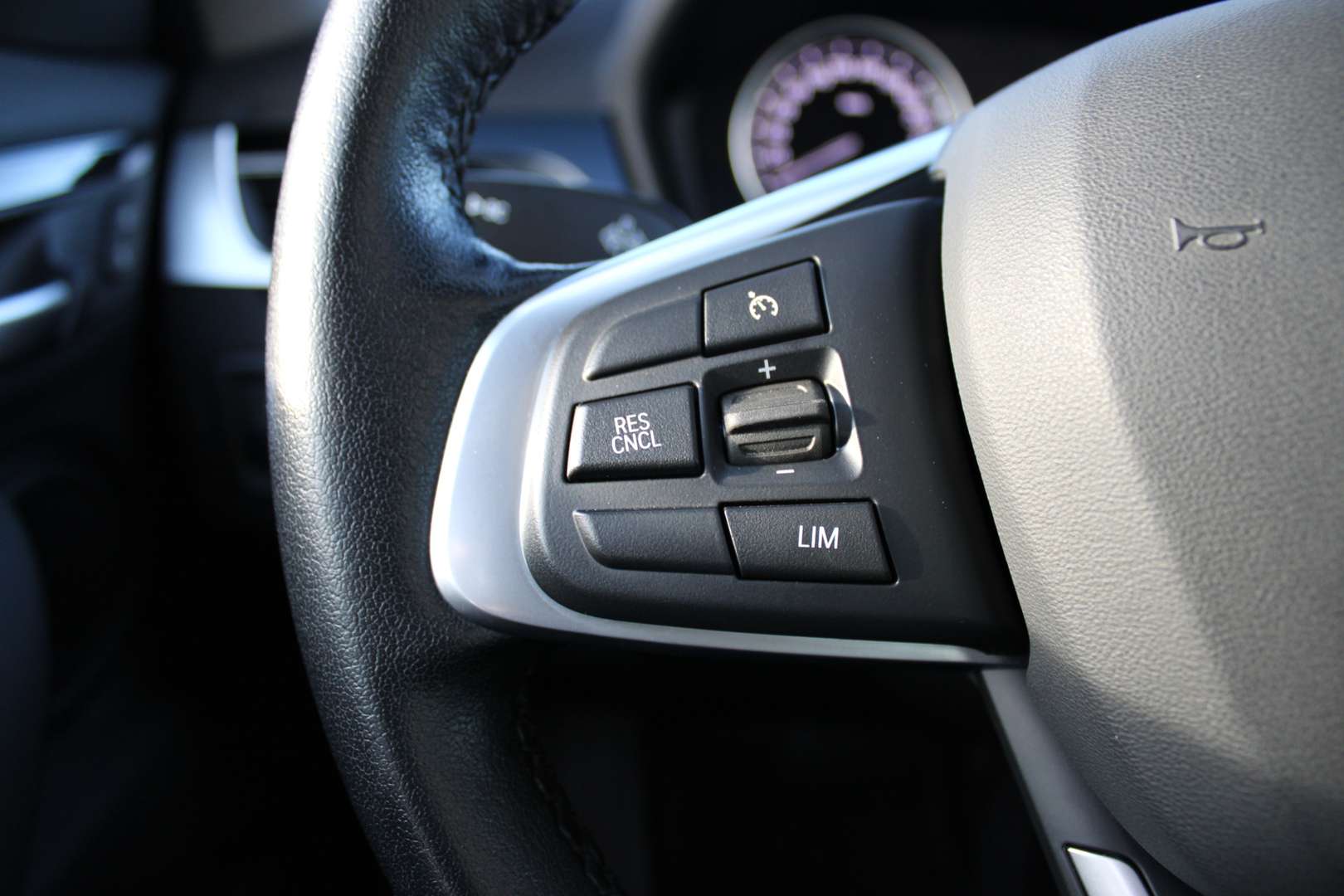 BMW X1 Sport Line XDrive25e - 2022 - Joinsteer - #20