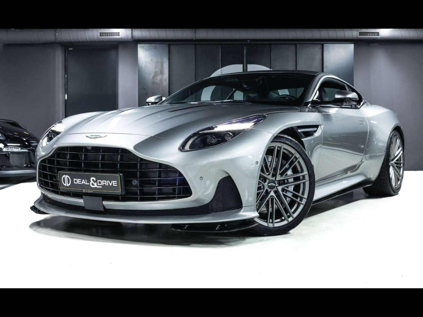 Aston Martin DB12 Coupé 4.0 V8 ALUMINITE - 2024 - Joinsteer - #1