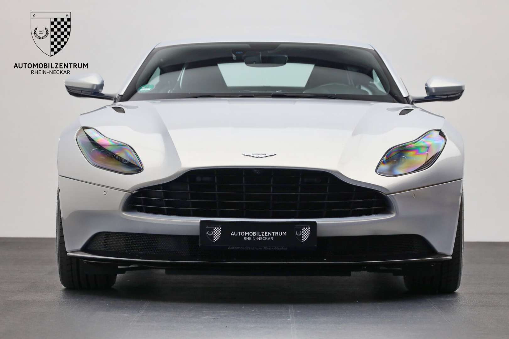 Aston Martin DB11 V8 BlackPack - 2019 - Joinsteer - #1