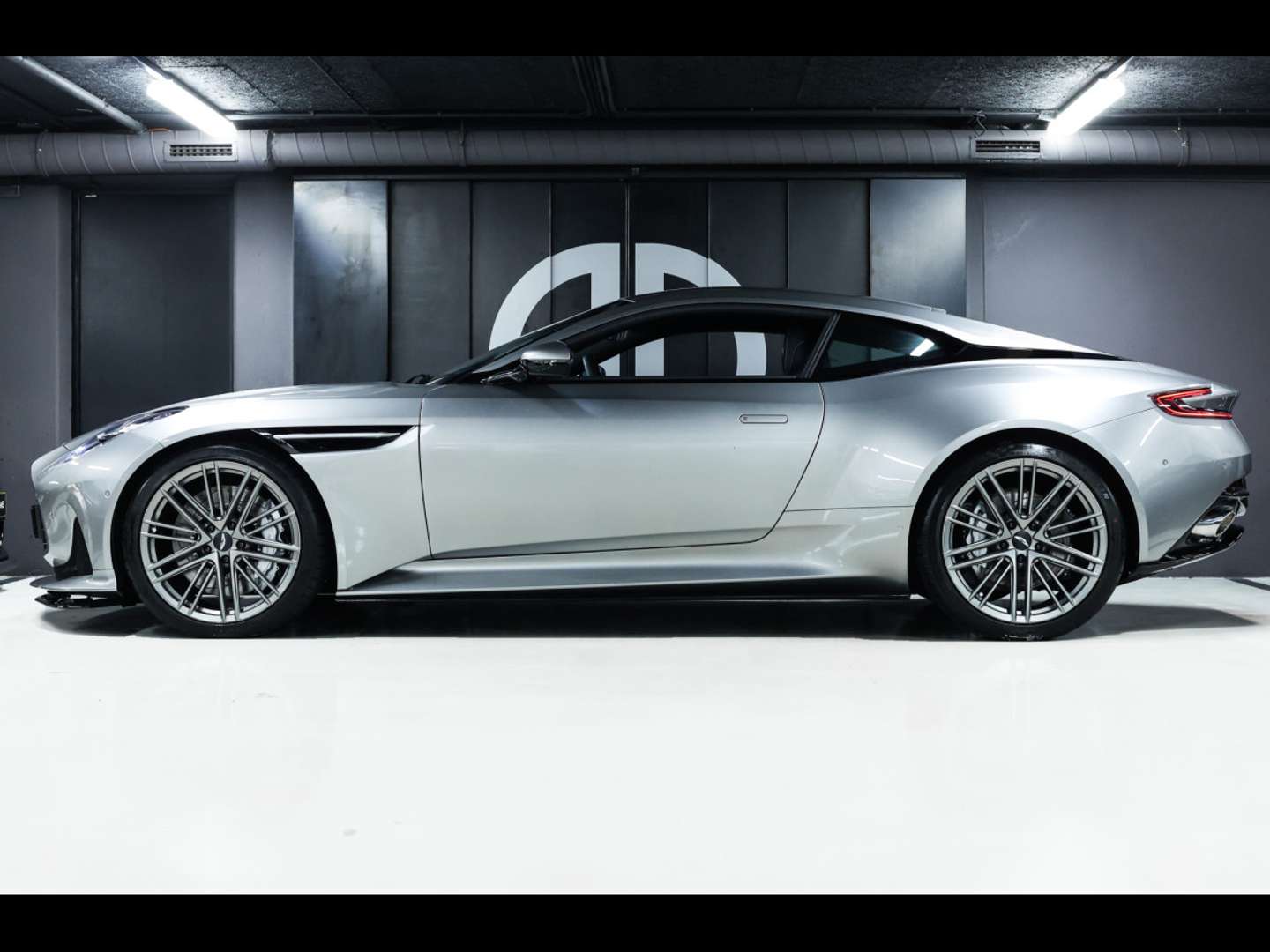 Aston Martin DB12 Coupé 4.0 V8 ALUMINITE - 2024 - Joinsteer - #2