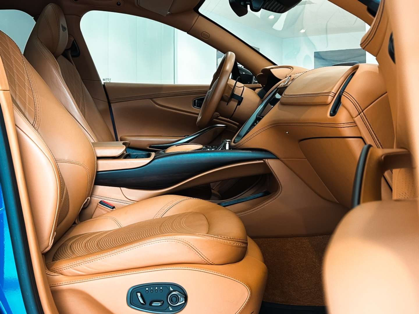 Aston Martin DBX 4.0 AWD - 2022 - Joinsteer - #4