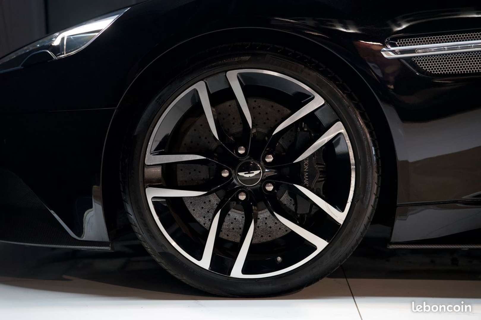 Aston Martin Vanquish Volante V12 6.0 - 2016 - Joinsteer - #7