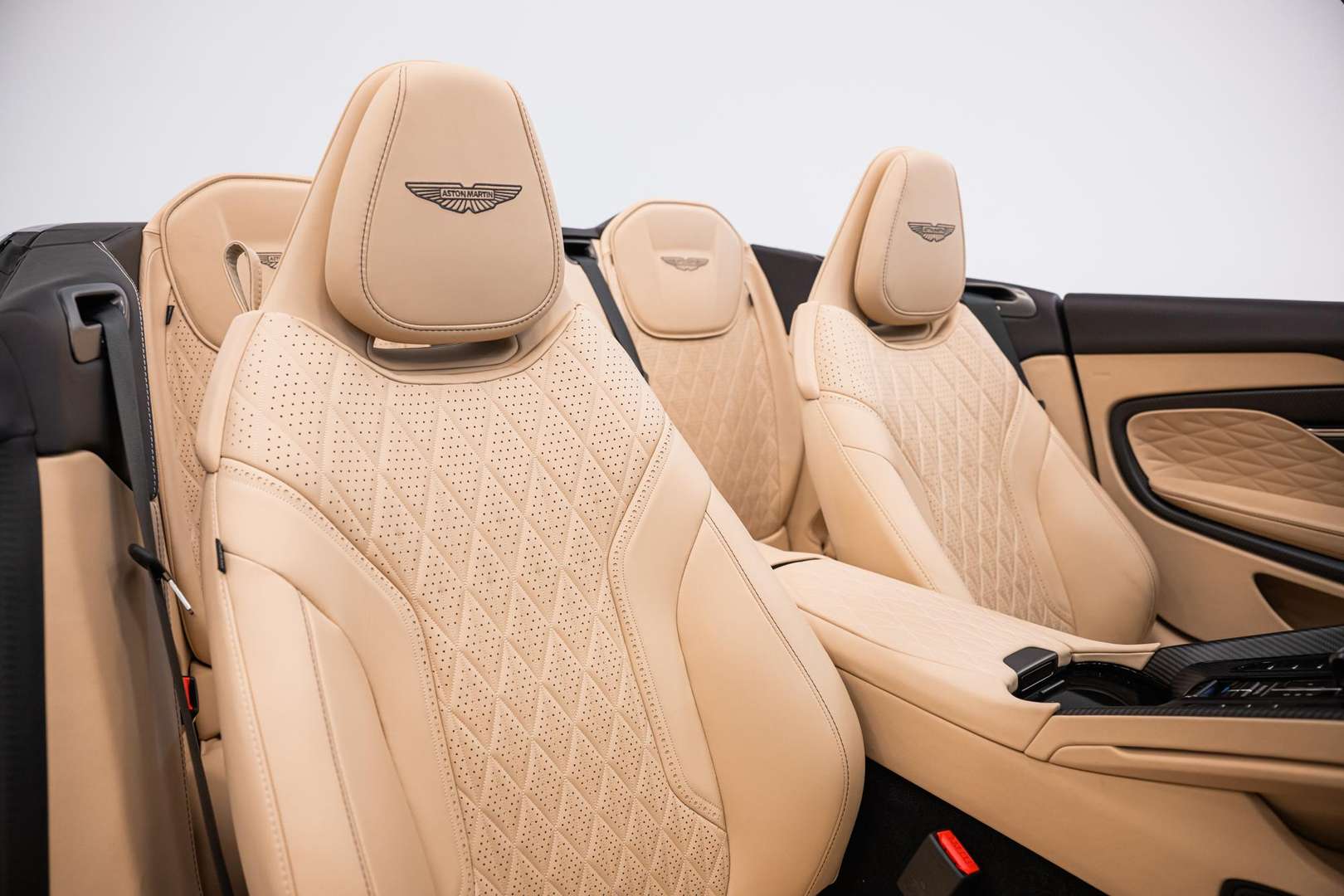 Aston Martin DB12 Volante 25MY - 2024 - Joinsteer - #5