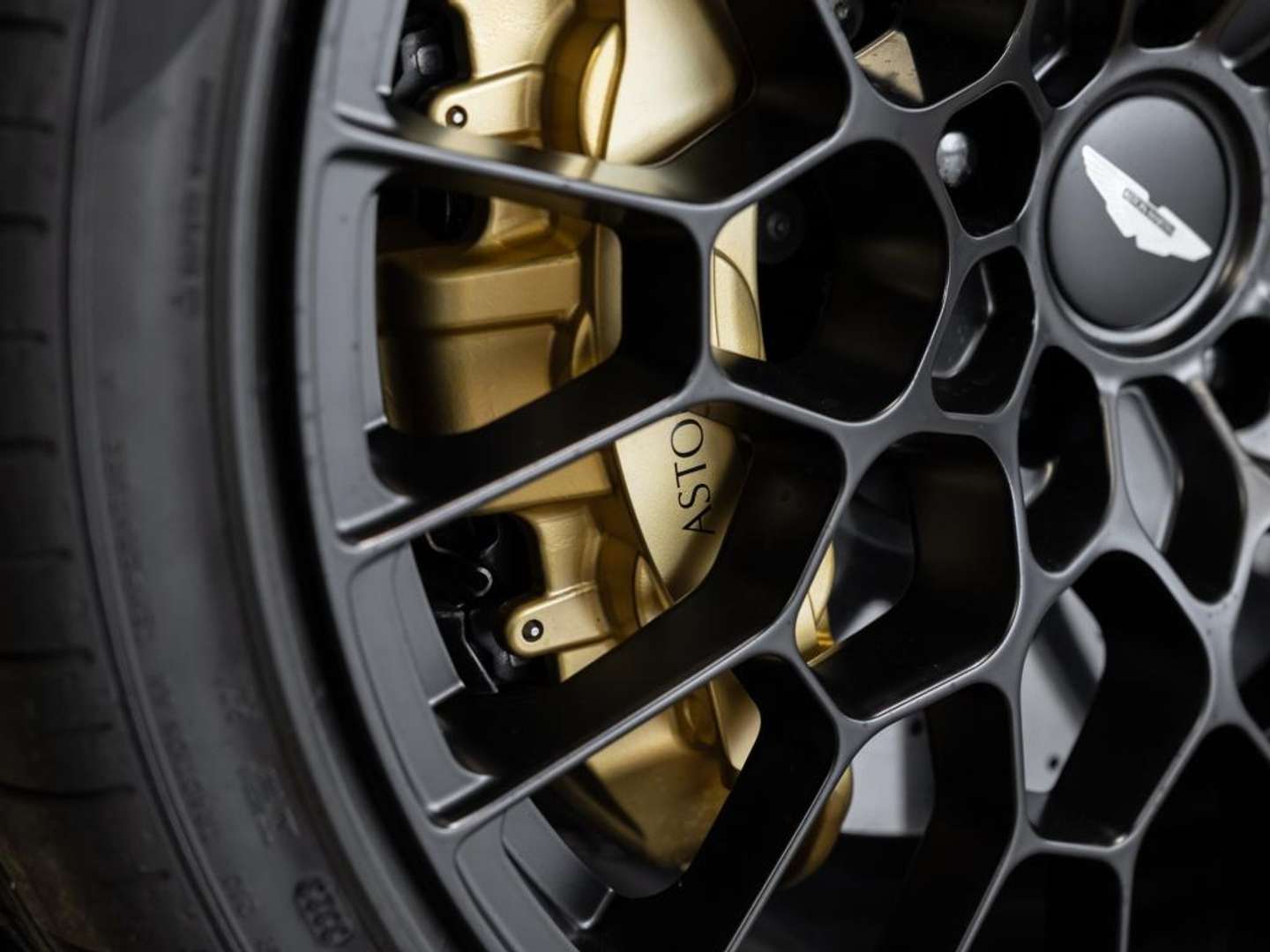 Aston Martin DBS Volante 770 Ultimate - 2024 - Joinsteer - #17