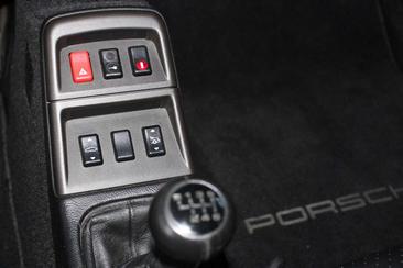 Porsche 993 Carrera 2 — photo 18