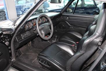 Porsche 993 Carrera 2 — photo 22