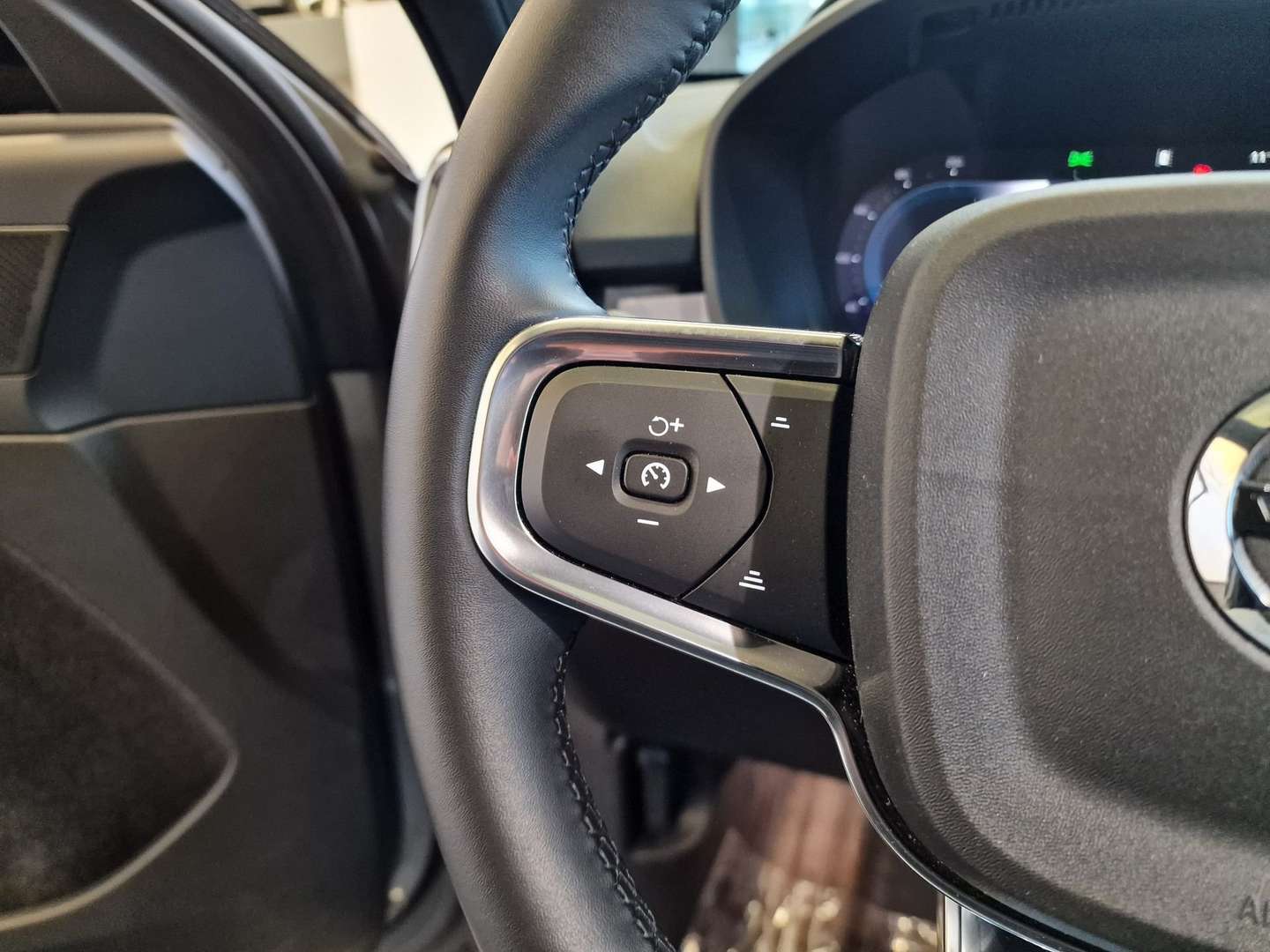 Volvo XC40 Recharge - 2025 - Joinsteer - #10