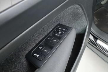 Volvo XC40 T5 Recharge Plus — photo 9