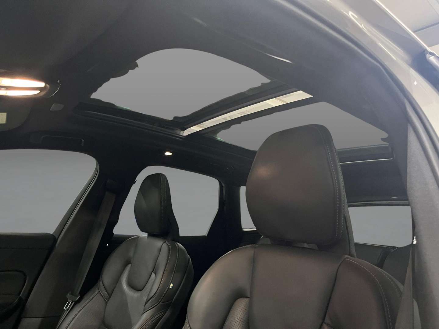 Volvo XC60 T6 Recharge R-Design - 2021 - Joinsteer - #3