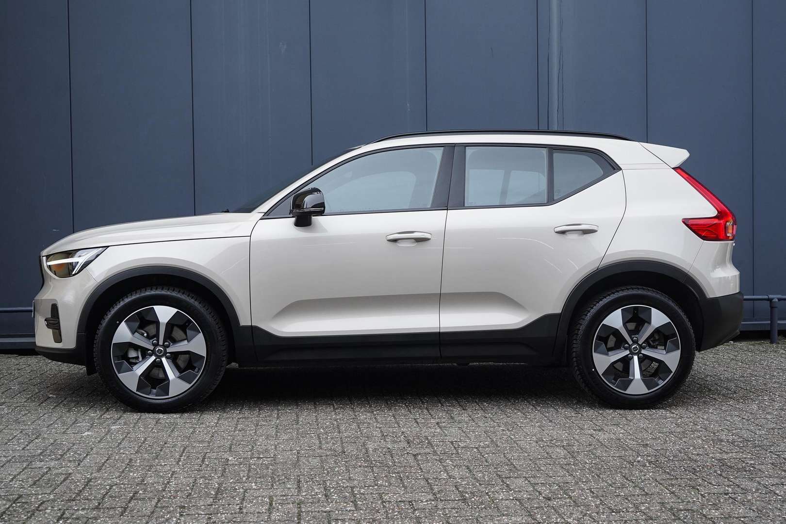 Volvo XC40 B4 Plus - 2025 - Joinsteer - #3