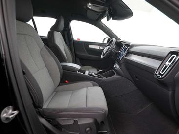 Volvo XC40 T5 Recharge Core — photo 3