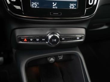 Volvo XC40 T5 Recharge Core — photo 11
