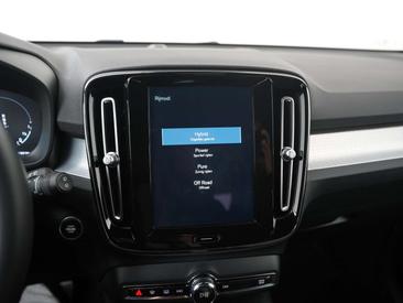 Volvo XC40 T5 Recharge Core — photo 17