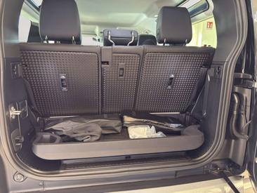 Land Rover Defender 90 S 3.0D I6 200 CV AWD Auto — photo 26