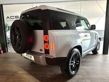 Land Rover Defender 110 X-Dynamic SE 3.0 I6 MHEV AWD Aut. 400 — photo 4