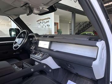 Land Rover Defender 110 X-Dynamic SE 3.0 I6 MHEV AWD Aut. 400 — photo 34