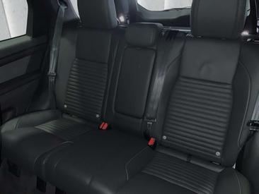 Land Rover Discovery Sport Dynamic SE P270e — photo 11