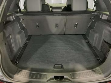 Land Rover Discovery Sport Dynamic SE P270e — photo 18