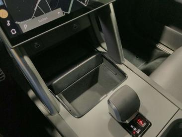 Land Rover Discovery Sport Dynamic SE P270e — photo 23